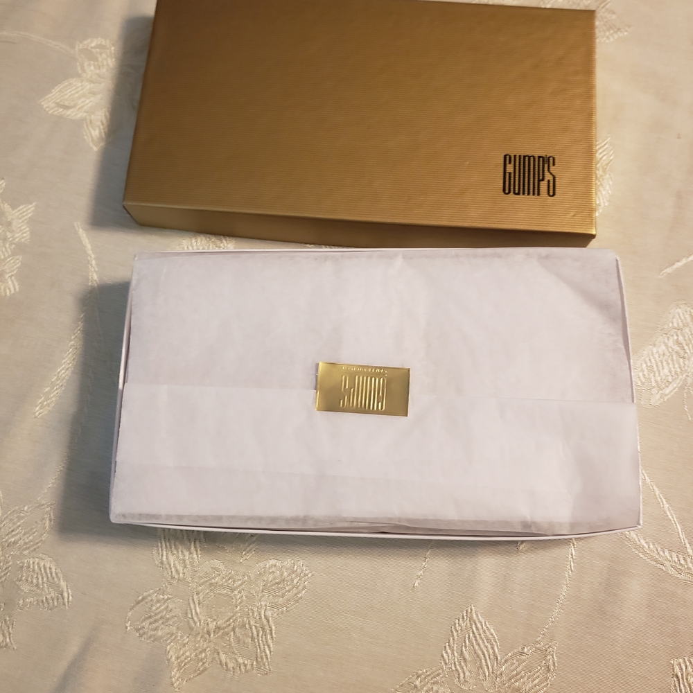 Mary Frances Cream and Gold Heart Clutch - Picture 9 of 9